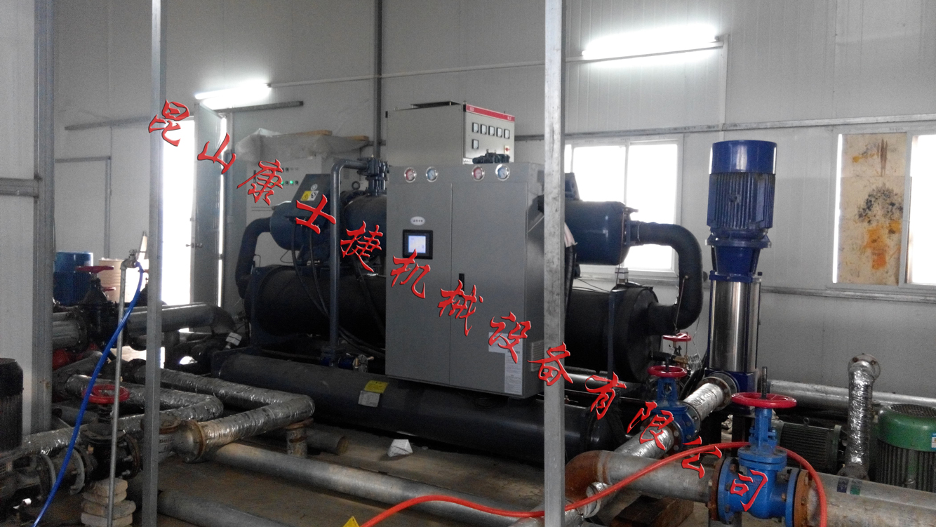 電鍍廠用螺桿式冷水機現(xiàn)場